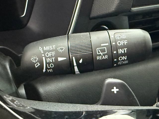 Used 2025 Honda Pilot Touring image 13