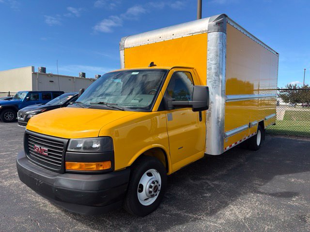 Used 2021 GMC Savana 3500 Extended w/ Power Convenience Package RWD image 4