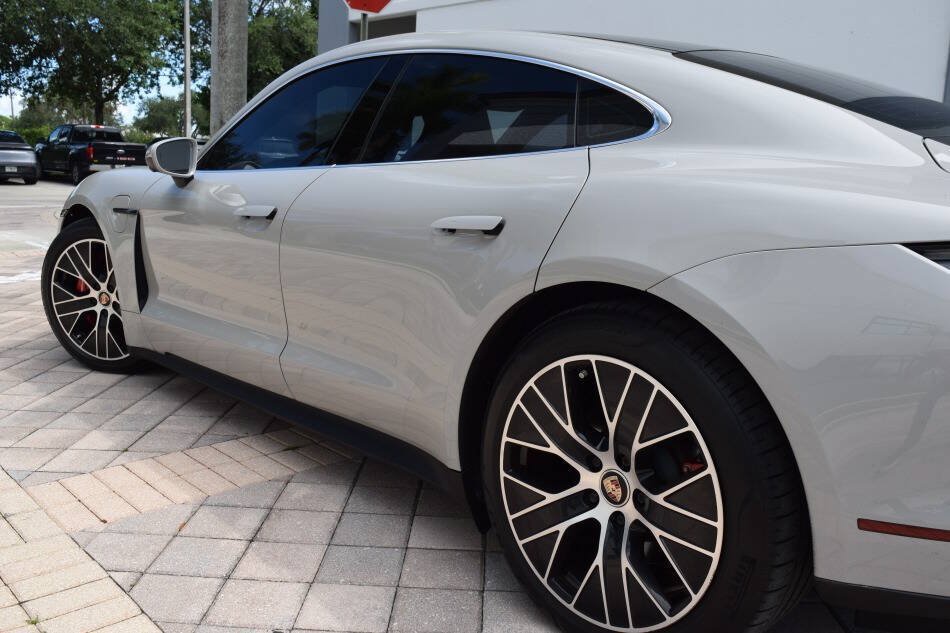 Used 2021 Porsche Taycan 4S AWD/4WD image 23