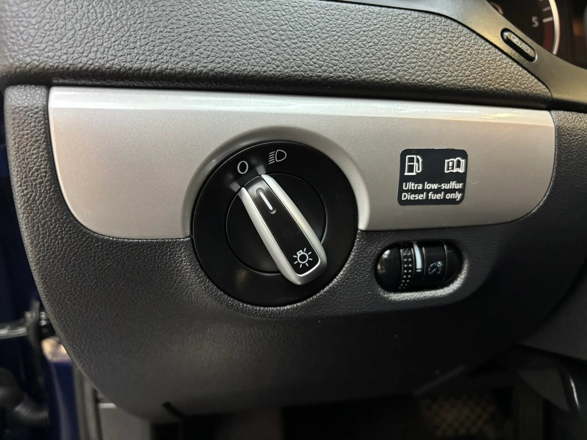 Used 2012 Volkswagen Jetta TDI FWD image 18