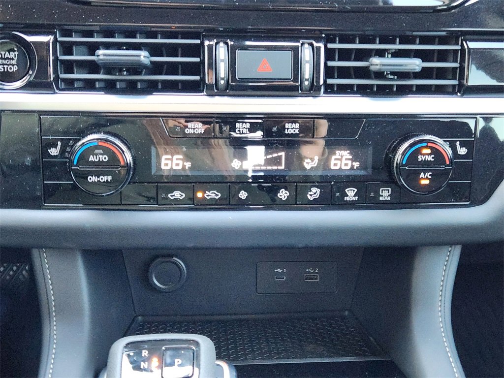 New 2025 Nissan Pathfinder SV image 13