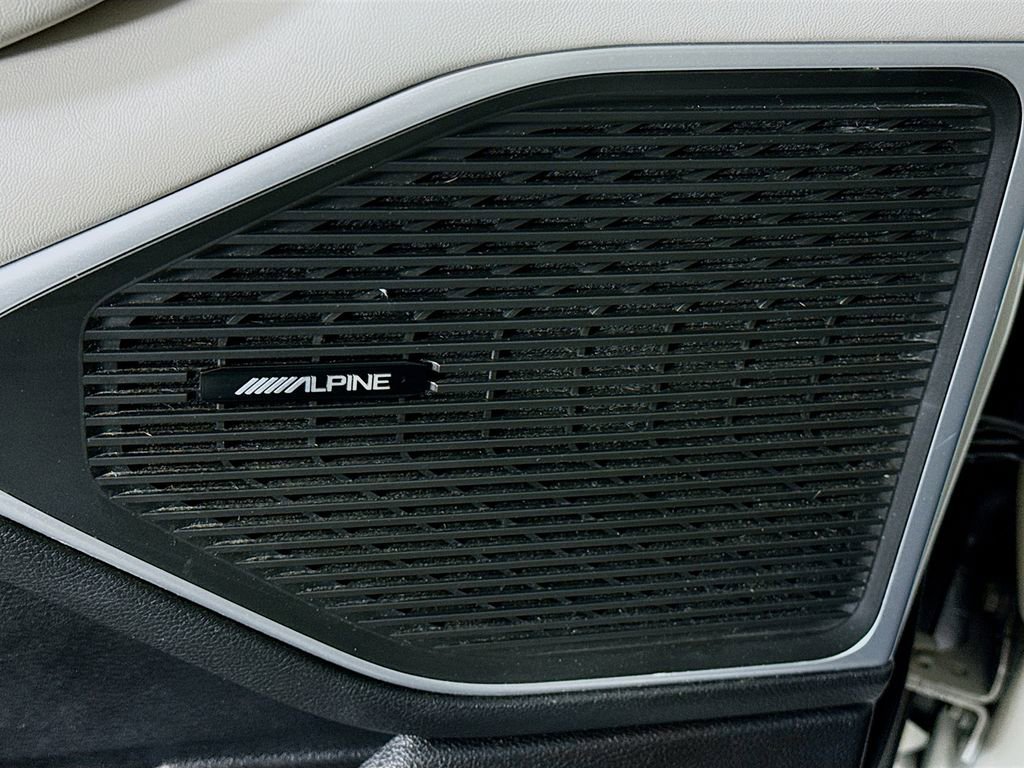 Used 2022 Jeep Wagoneer Series III w/ Flexible Seating Group image 11