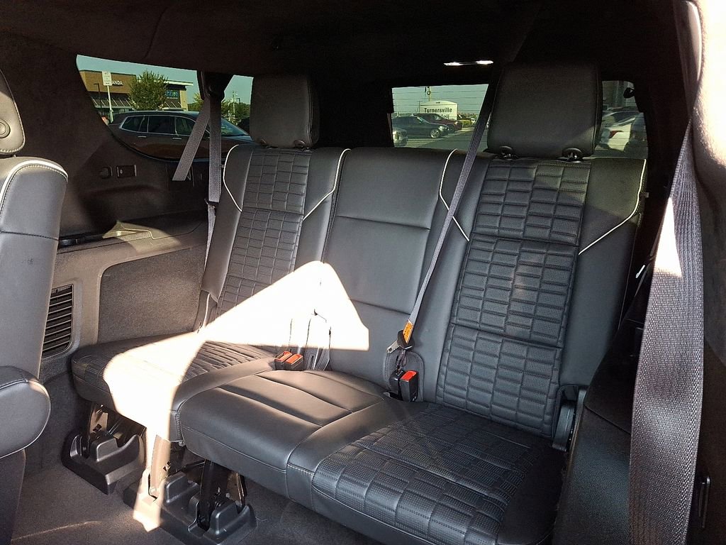 Used 2022 Cadillac Escalade ESV Sport Platinum image 11