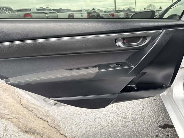 Used 2018 Toyota Corolla LE FWD image 22
