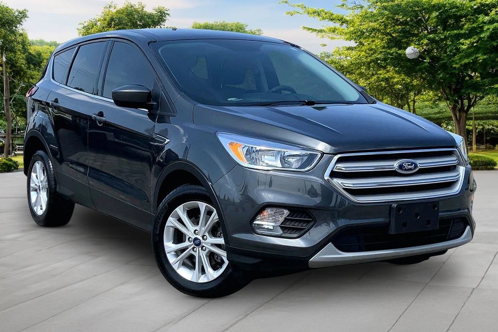 Used 2019 Ford Escape SE image 3