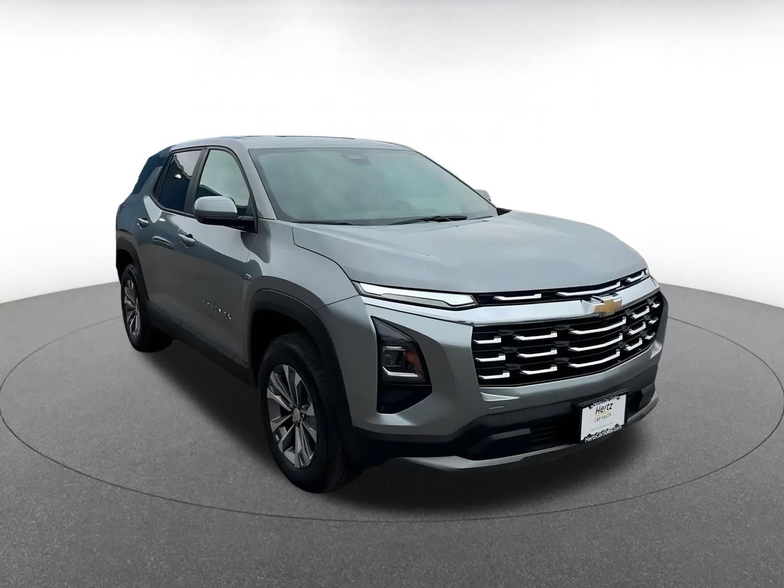 Used 2025 Chevrolet Equinox LT image 3