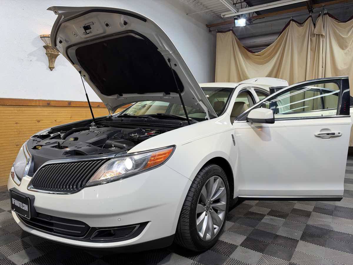 Used 2013 Lincoln MKS FWD image 11