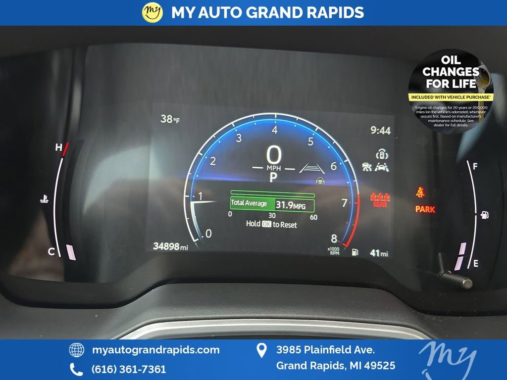 Used 2024 Toyota Corolla Cross XLE w/ Convenience Package image 17
