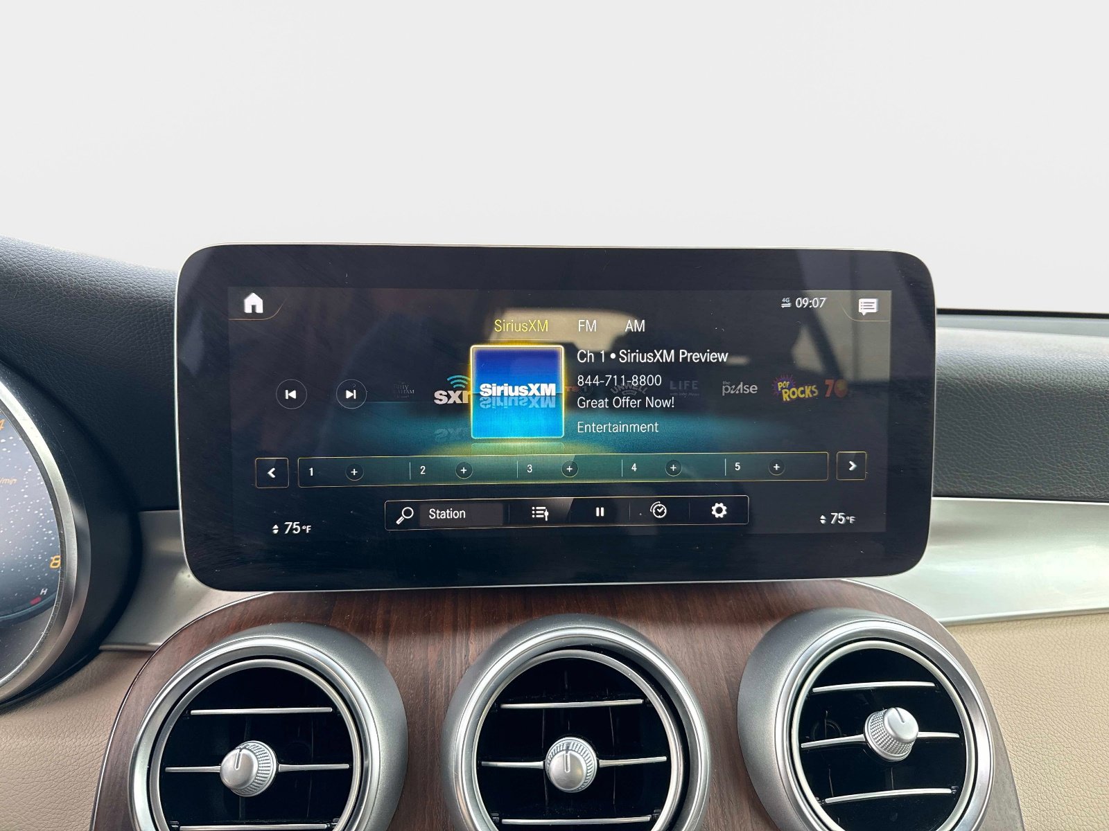 Used 2022 Mercedes-Benz GLC 300 4MATIC w/ Premium Package Lite image 24