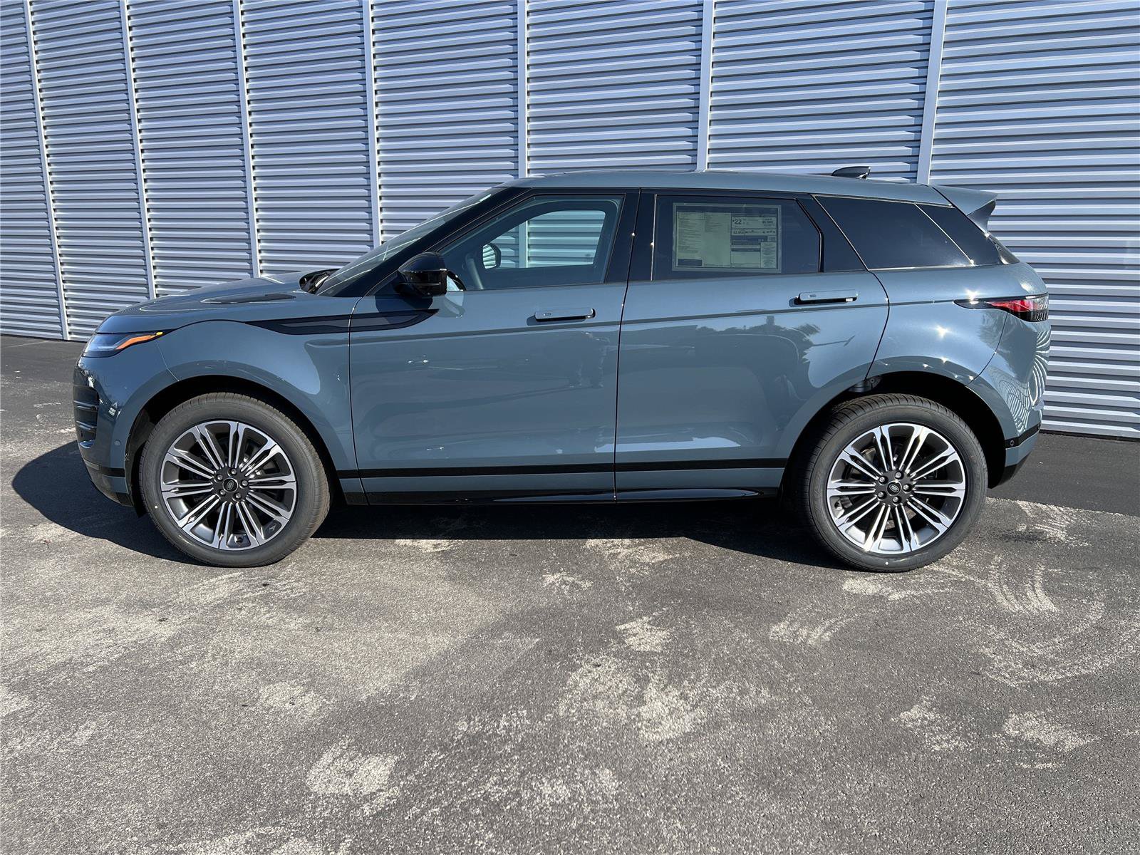 New 2026 Land Rover Range Rover Evoque Dynamic SE AWD/4WD image 2