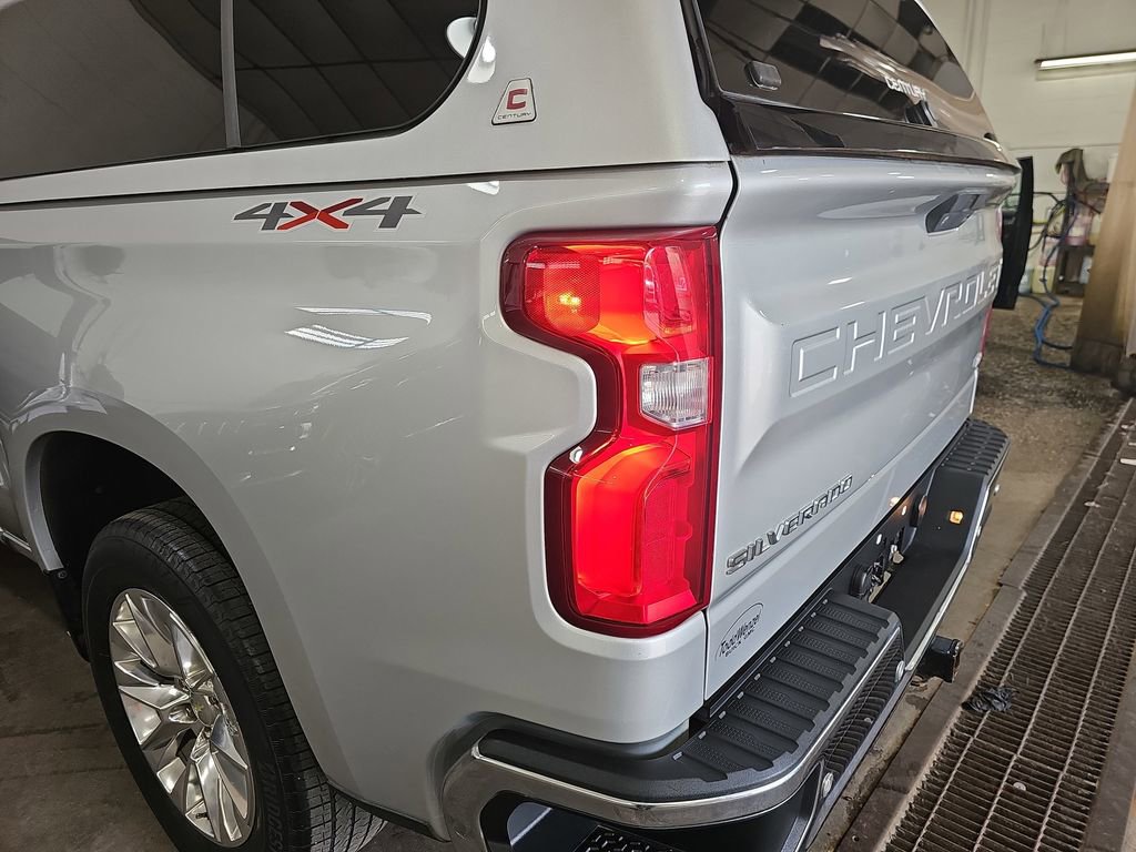 Used 2019 Chevrolet Silverado 1500 LTZ w/ LTZ Plus Package AWD/4WD image 39