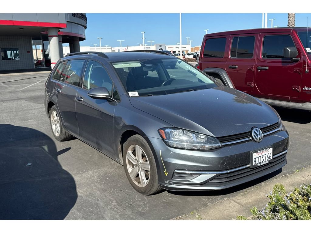 Used 2018 Volkswagen Golf SE image 2