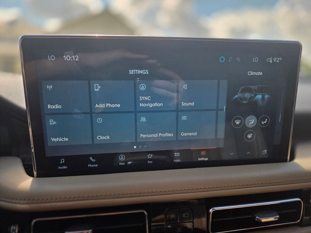 Used 2022 Lincoln Nautilus Reserve w/ Luxury Package FWD image 23