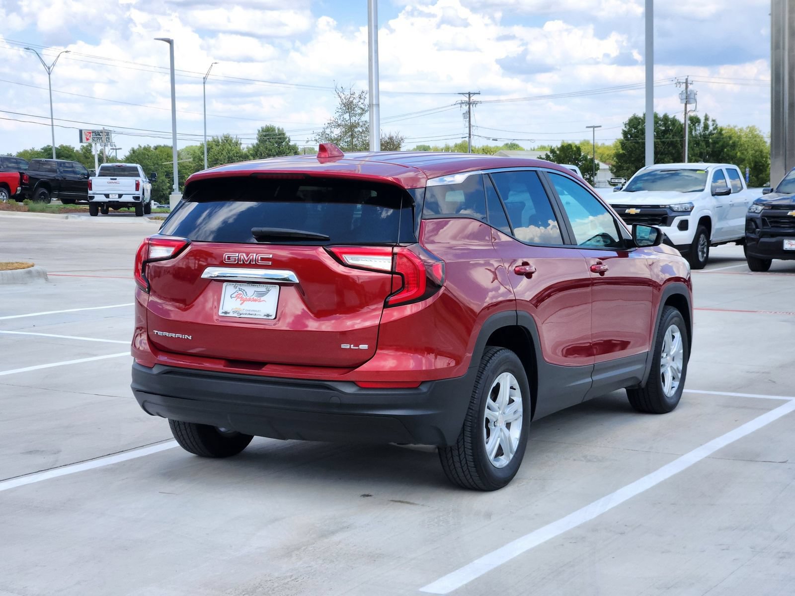 Used 2024 GMC Terrain SLE AWD/4WD image 5