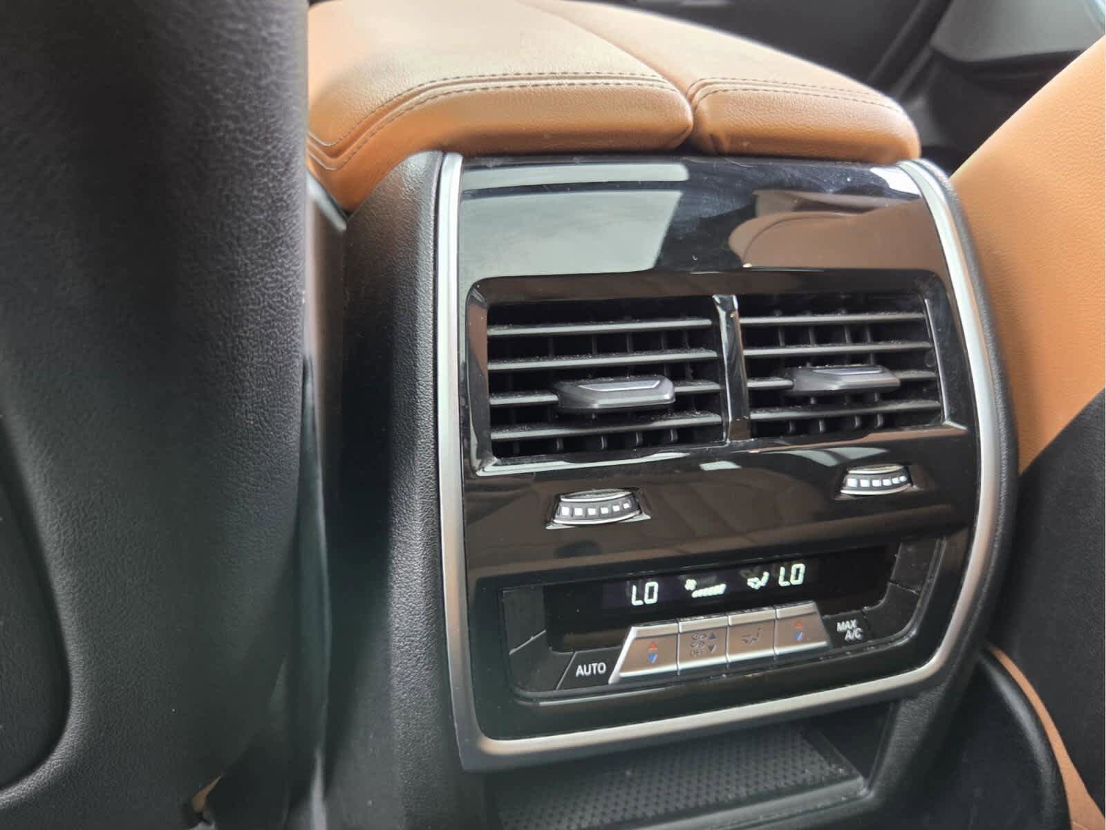 Used 2021 BMW X7 M50i AWD/4WD image 12