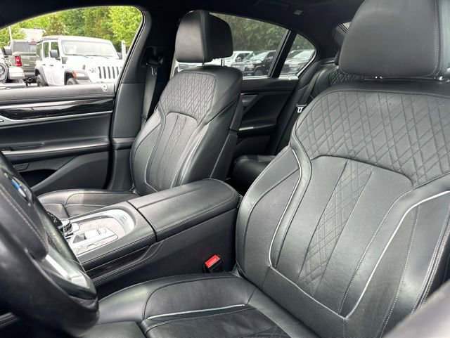 Used 2017 BMW 750i RWD image 10