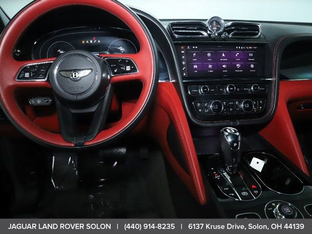 Used 2022 Bentley Bentayga image 15