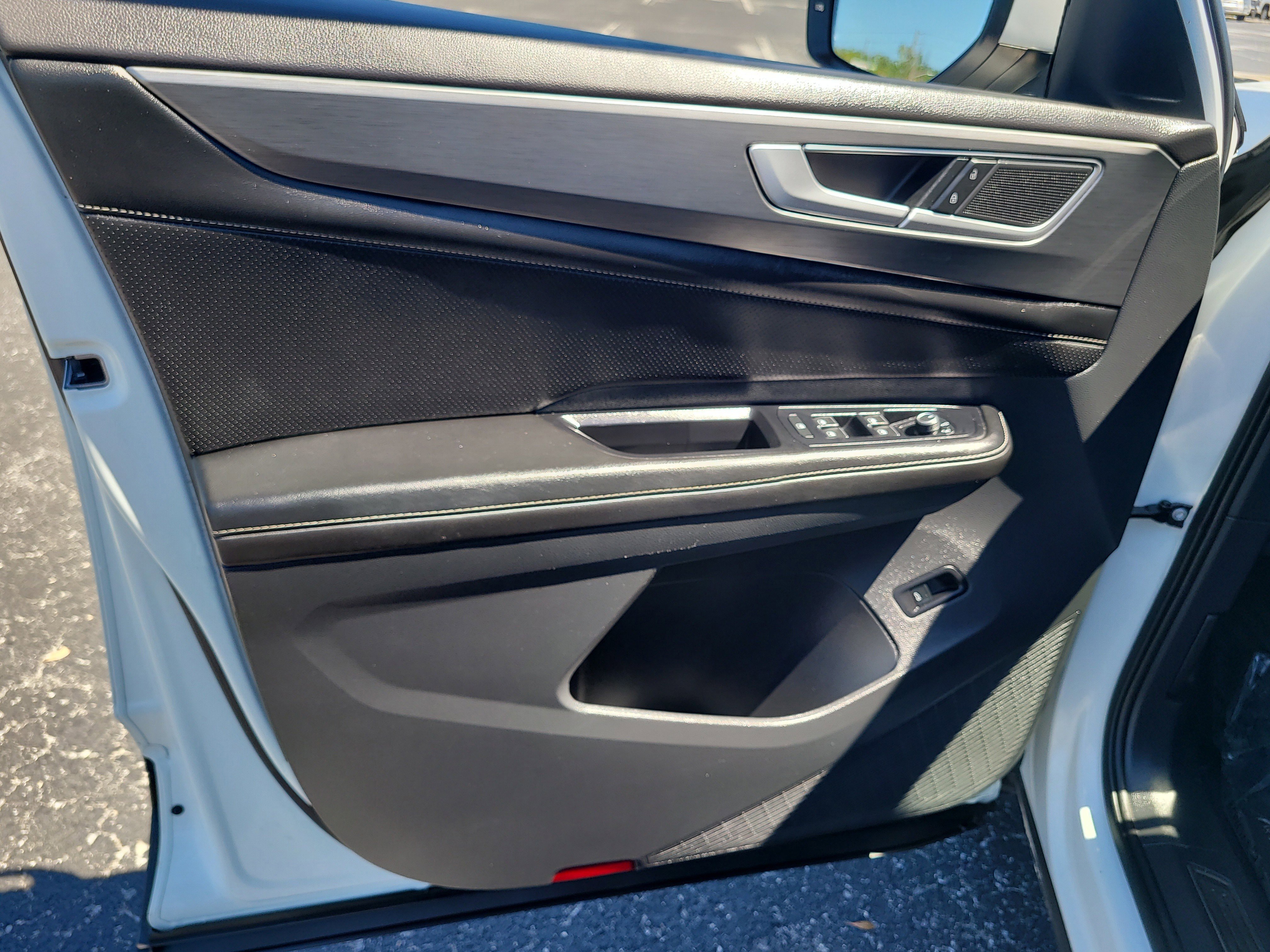 Used 2024 Volkswagen Atlas Cross Sport SE image 20