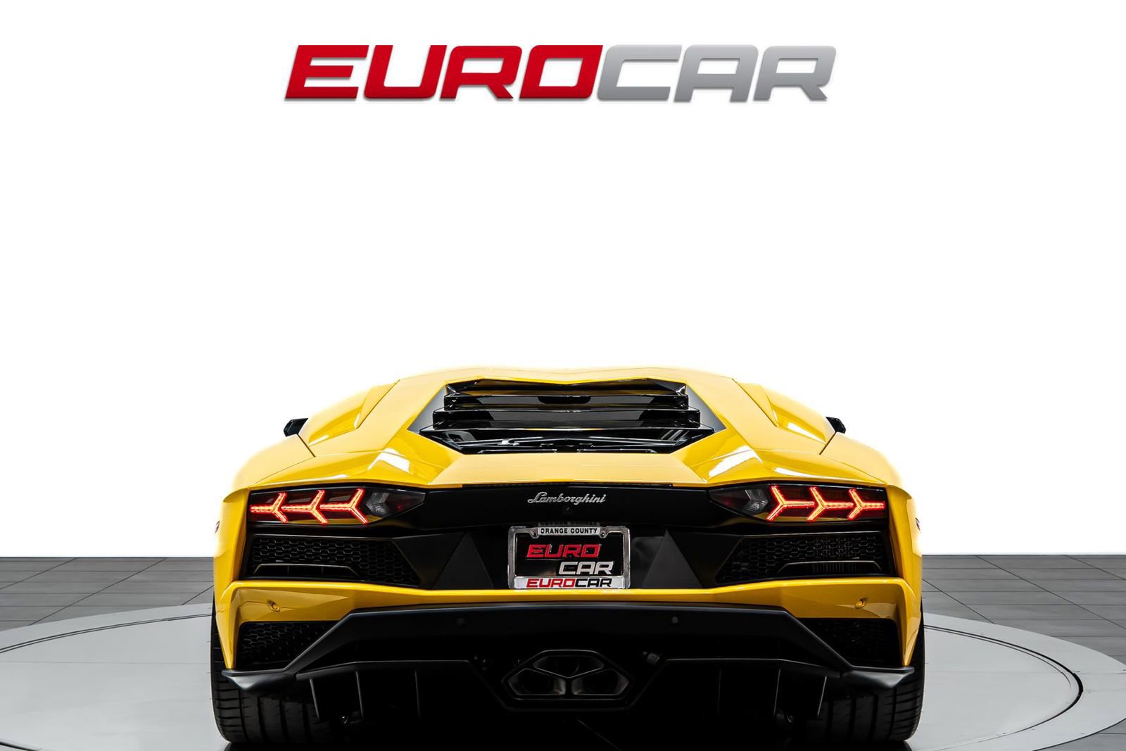 Used 2018 Lamborghini Aventador S image 4