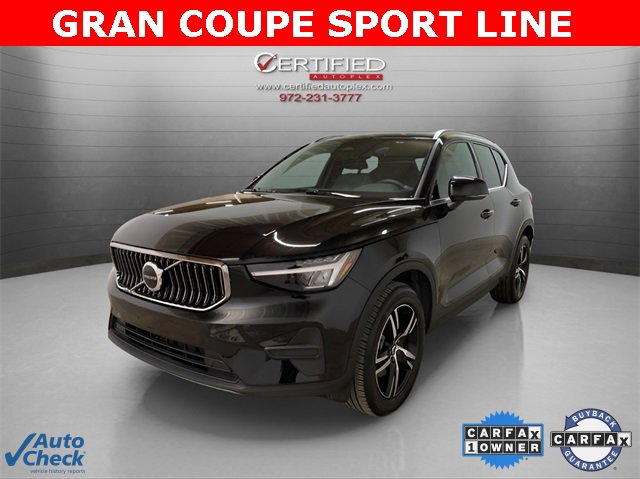 Used 2025 Volvo XC40 B5 Core image 1