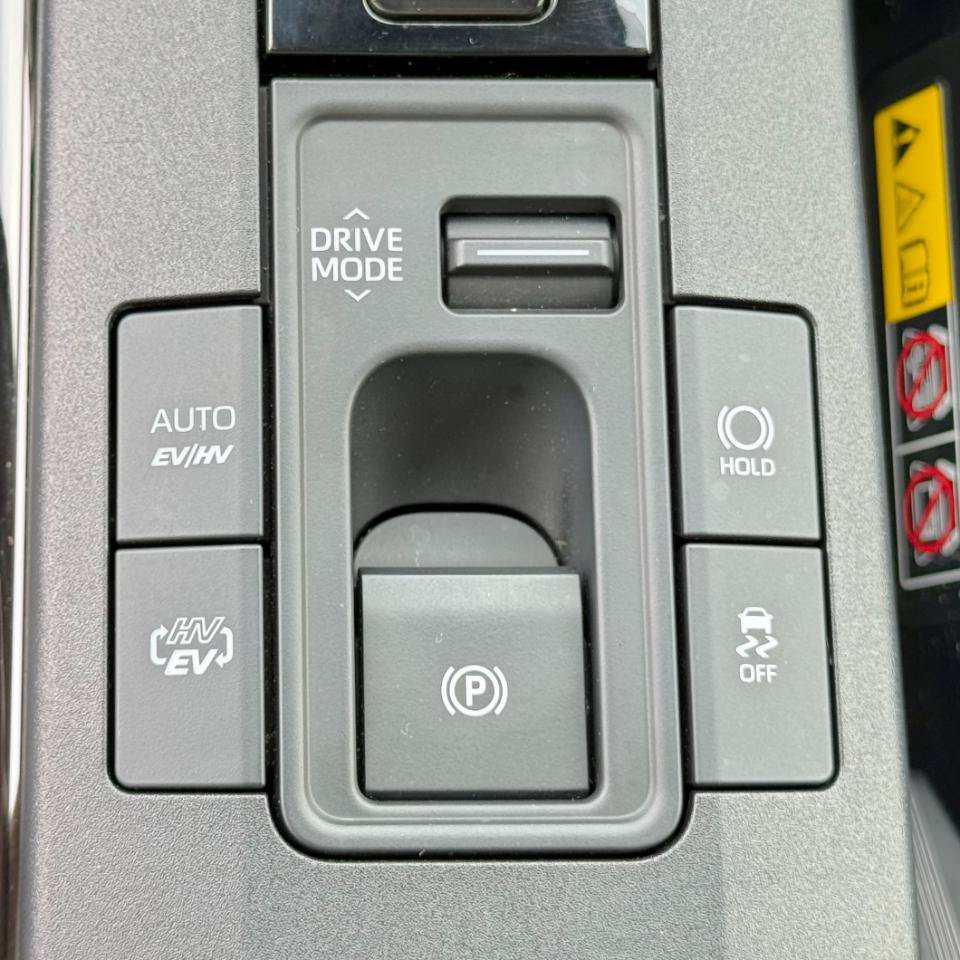 Used 2026 Toyota Prius Plug-In Hybrid FWD image 14