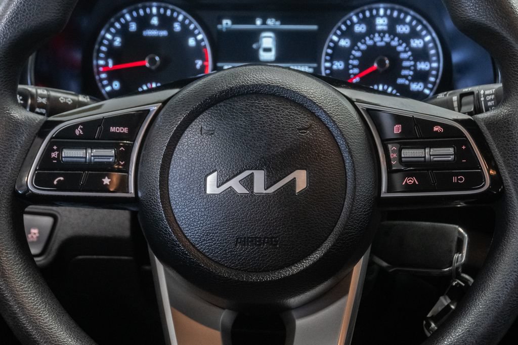 Used 2024 Kia Forte LXS FWD image 14