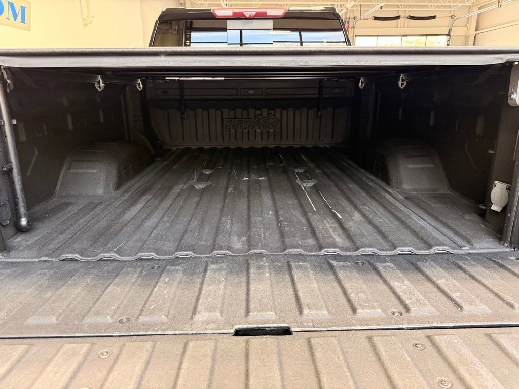 Used 2022 Chevrolet Silverado 2500 High Country w/ Z71 Off-Road Package AWD/4WD image 9