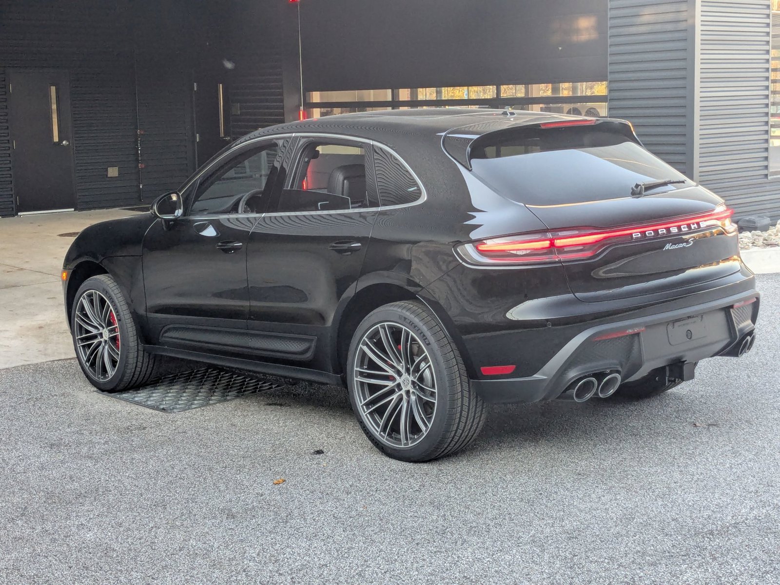 Certified 2026 Porsche Macan S AWD/4WD image 3