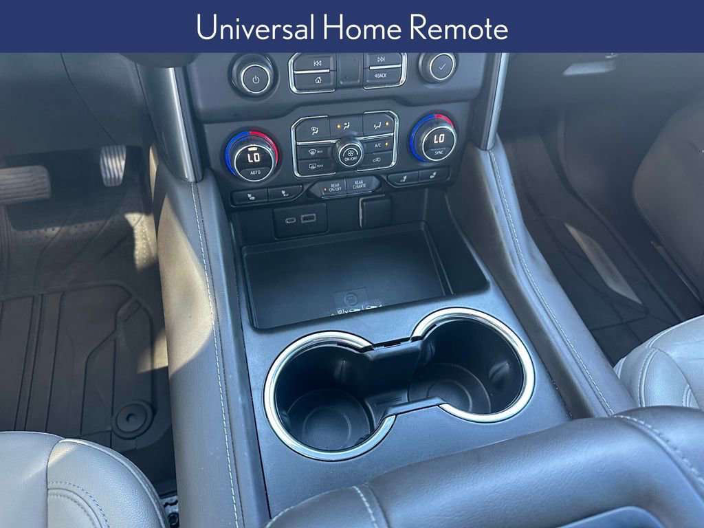 Used 2022 Chevrolet Suburban LT w/ Luxury Package image 17