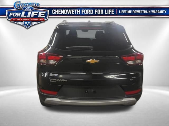 Used 2025 Chevrolet TrailBlazer LT AWD/4WD image 3