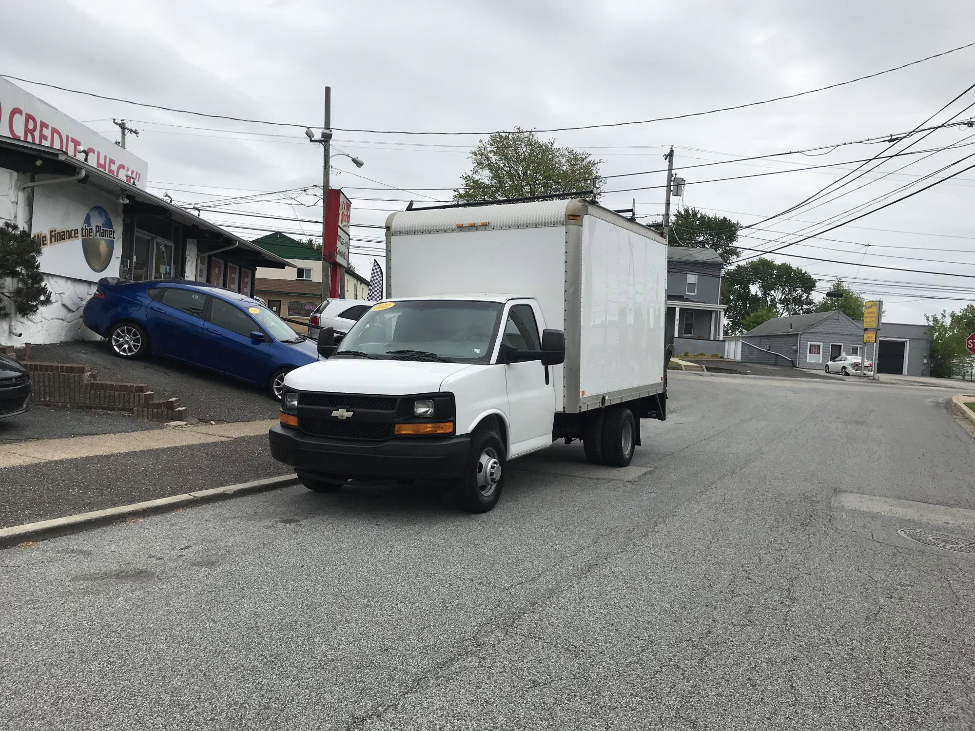 Used 2012 Chevrolet Express 3500 RWD image 2