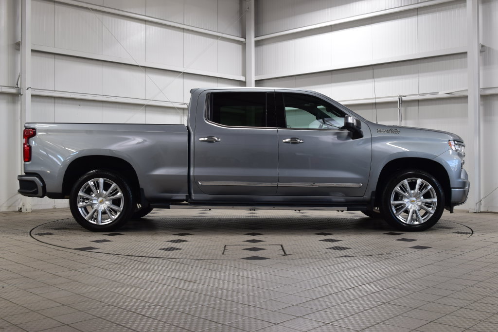 Used 2026 Chevrolet Silverado 1500 High Country w/ High Country Premium Package AWD/4WD image 9