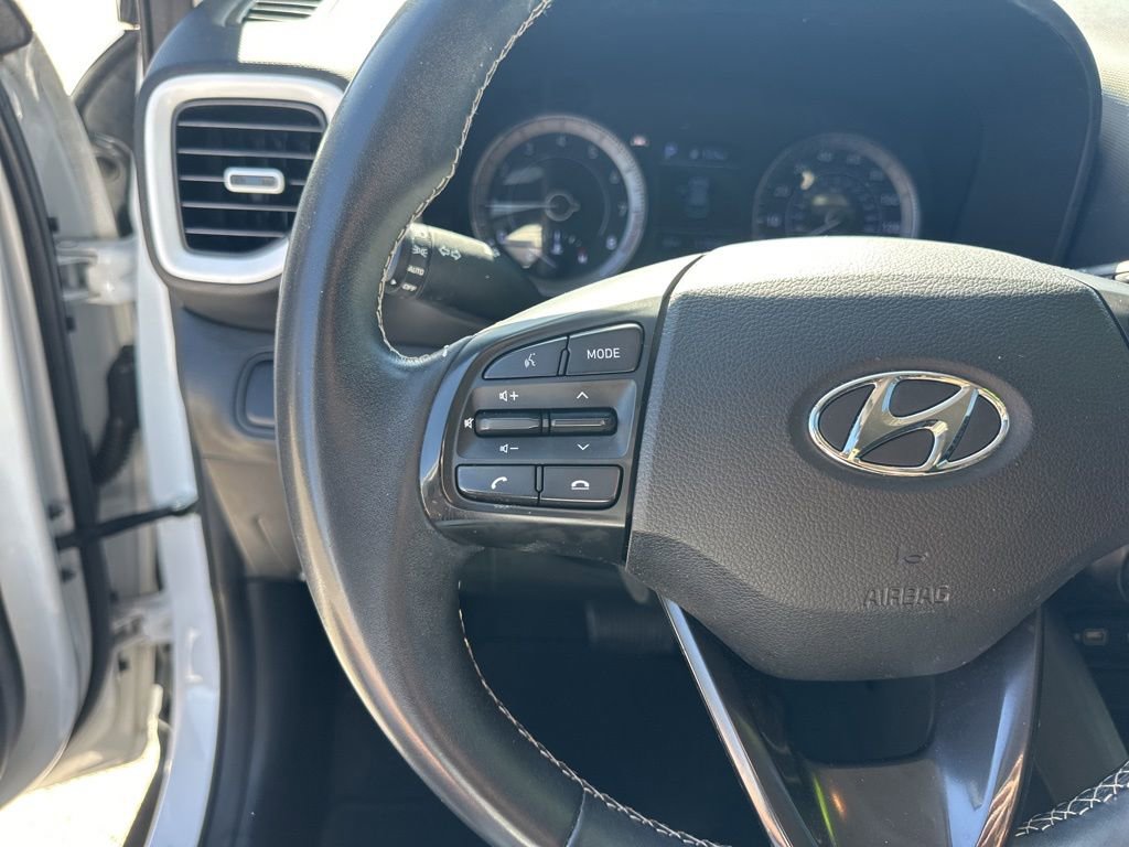 Used 2022 Hyundai Venue Limited w/ Cargo Package image 13