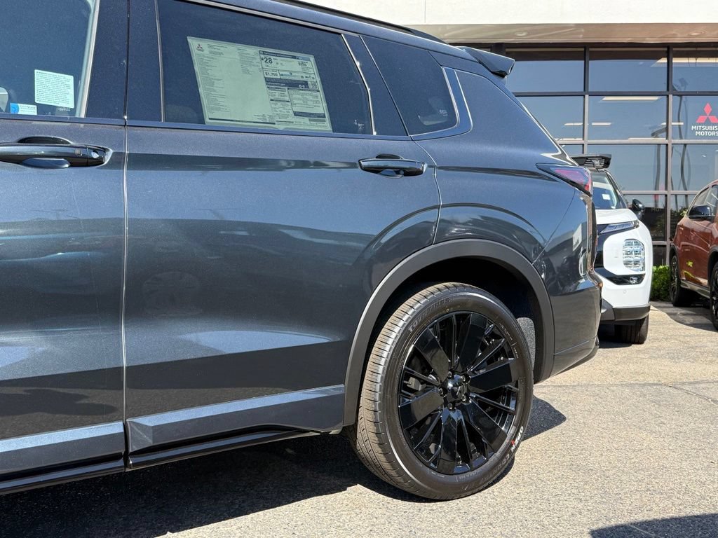 New 2026 Mitsubishi Outlander SEL Black Edition FWD image 6