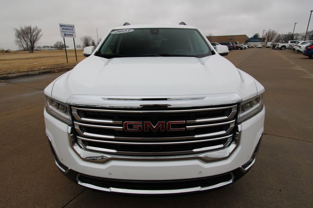 Used 2023 GMC Acadia SLE w/ Driver Convenience Package image 2