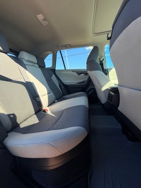 Used 2021 Toyota RAV4 XLE w/ Convenience Package AWD/4WD image 13