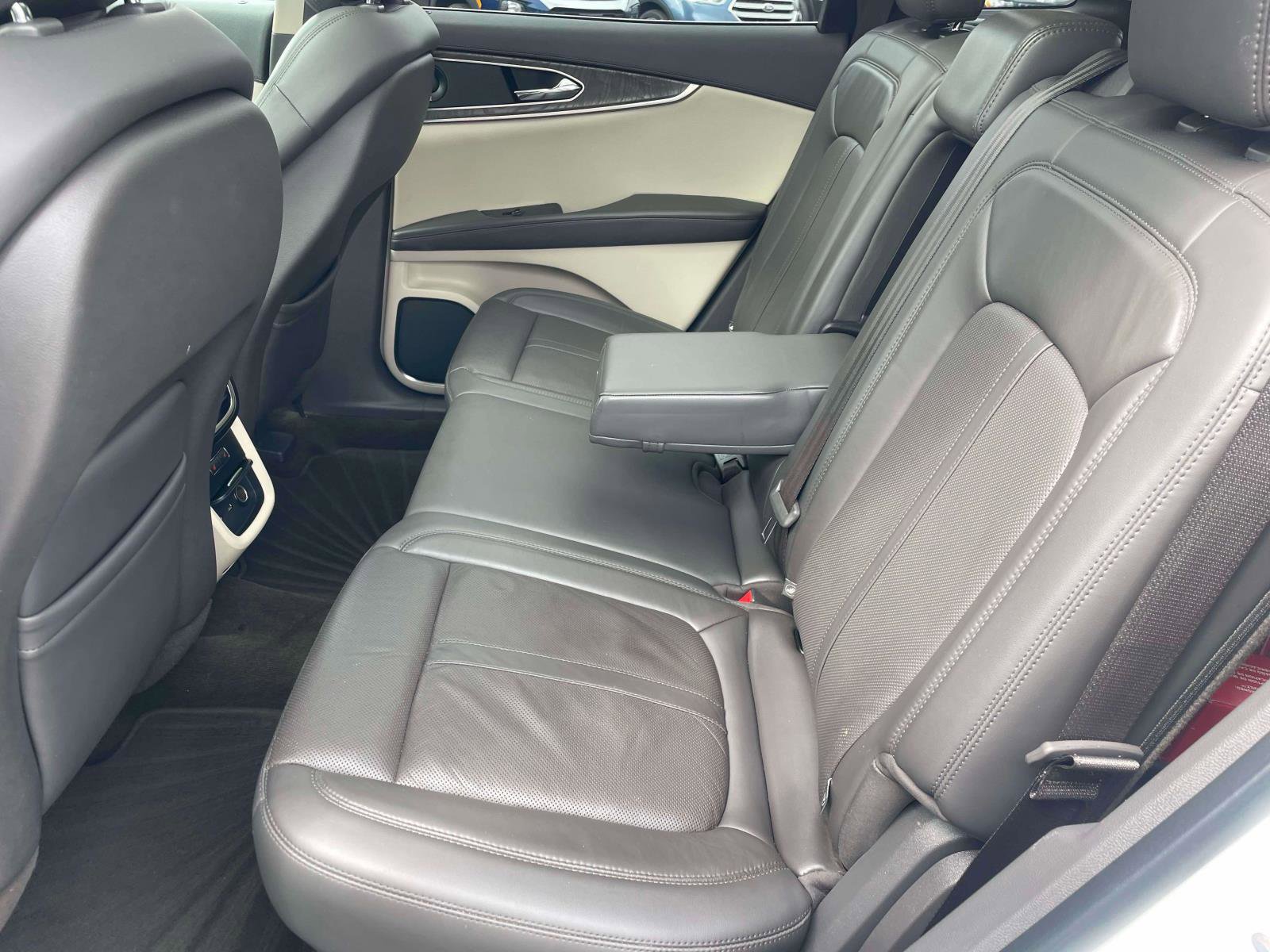 Used 2019 Lincoln Nautilus Reserve w/ Driver Assistance Package AWD/4WD image 6
