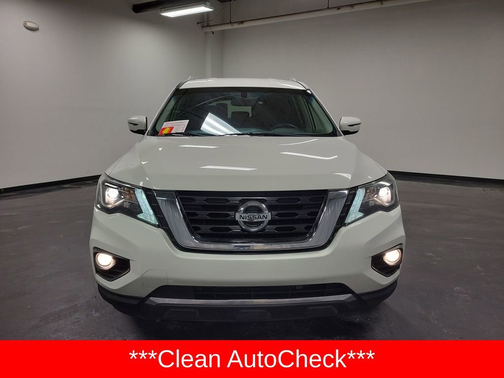 Used 2019 Nissan Pathfinder SV image 2