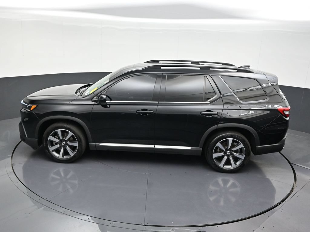 Used 2023 Honda Pilot Touring image 17