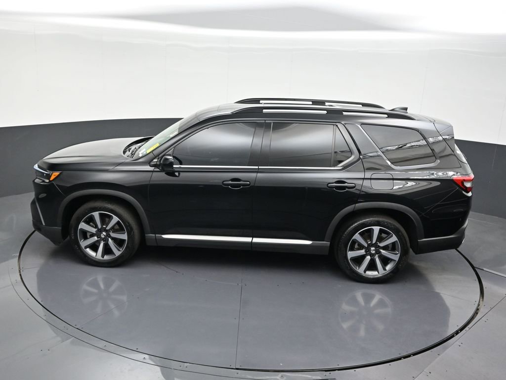 Used 2023 Honda Pilot Touring image 17