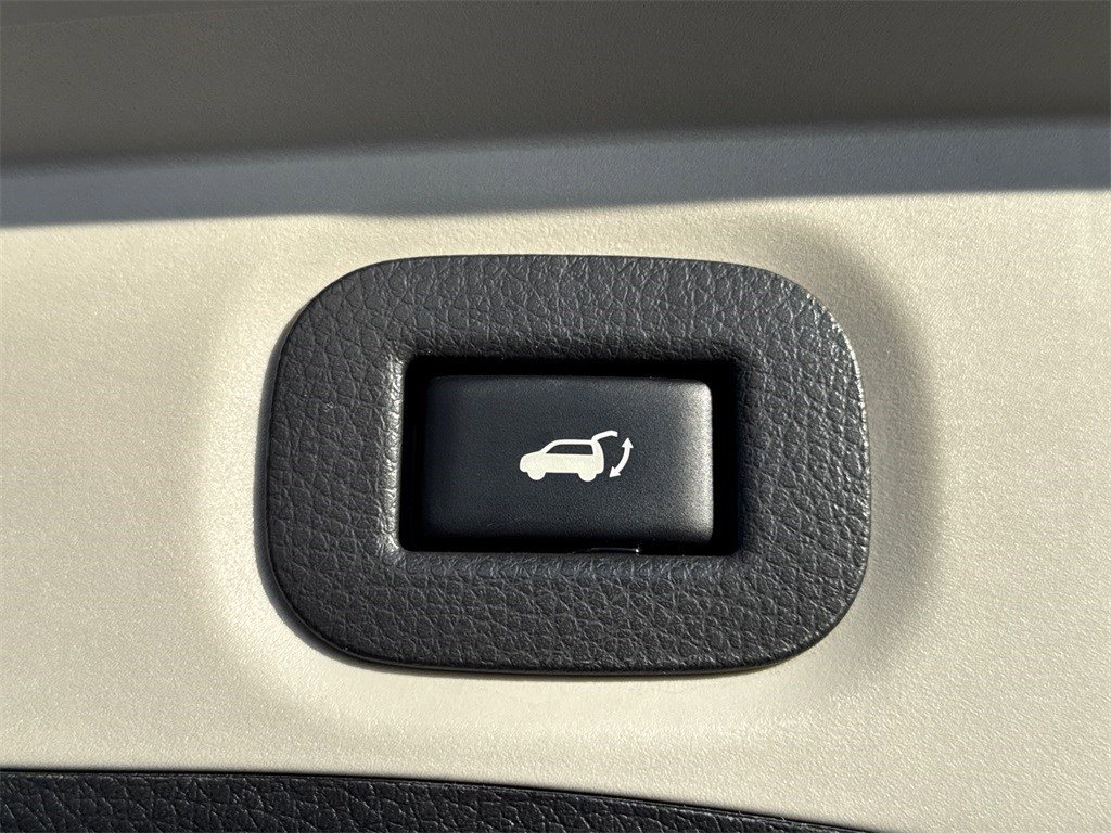 Used 2019 Nissan Rogue SL w/ Premium Package image 15