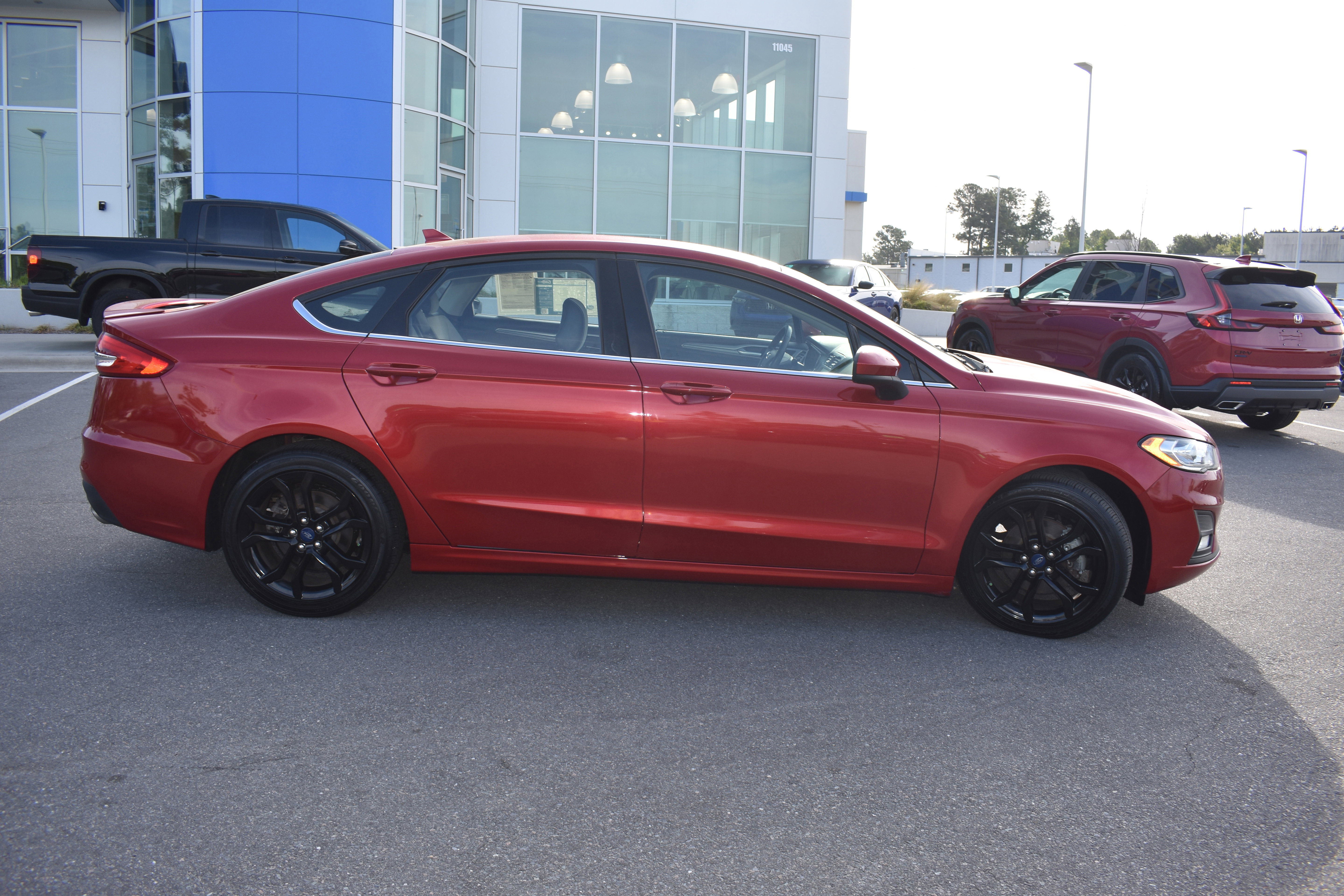 Used 2020 Ford Fusion SE w/ Equipment Group 151A image 10