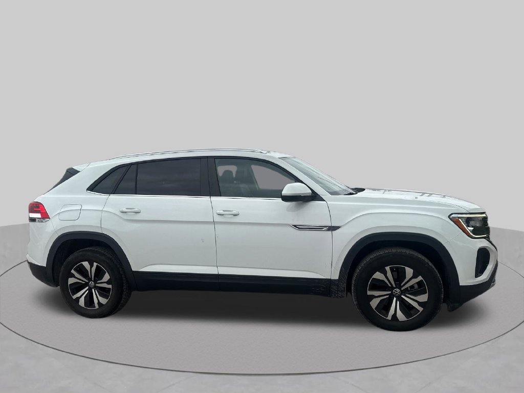 Used 2024 Volkswagen Atlas Cross Sport SE FWD image 15