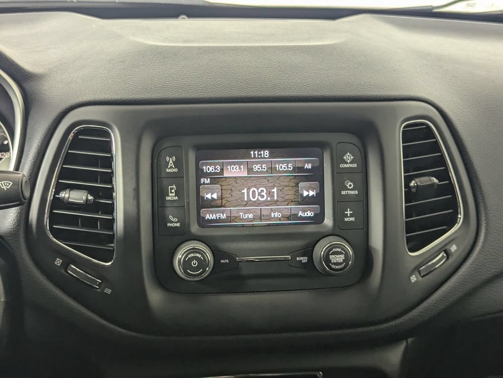Used 2018 Jeep Compass Latitude w/ Cold Weather Group AWD/4WD image 18