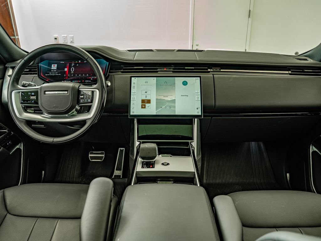 Certified 2025 Land Rover Range Rover Long Wheelbase SE AWD/4WD image 28