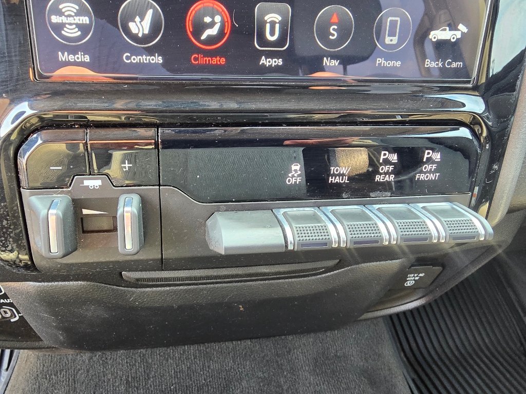 Used 2020 RAM 1500 Big Horn AWD/4WD image 23