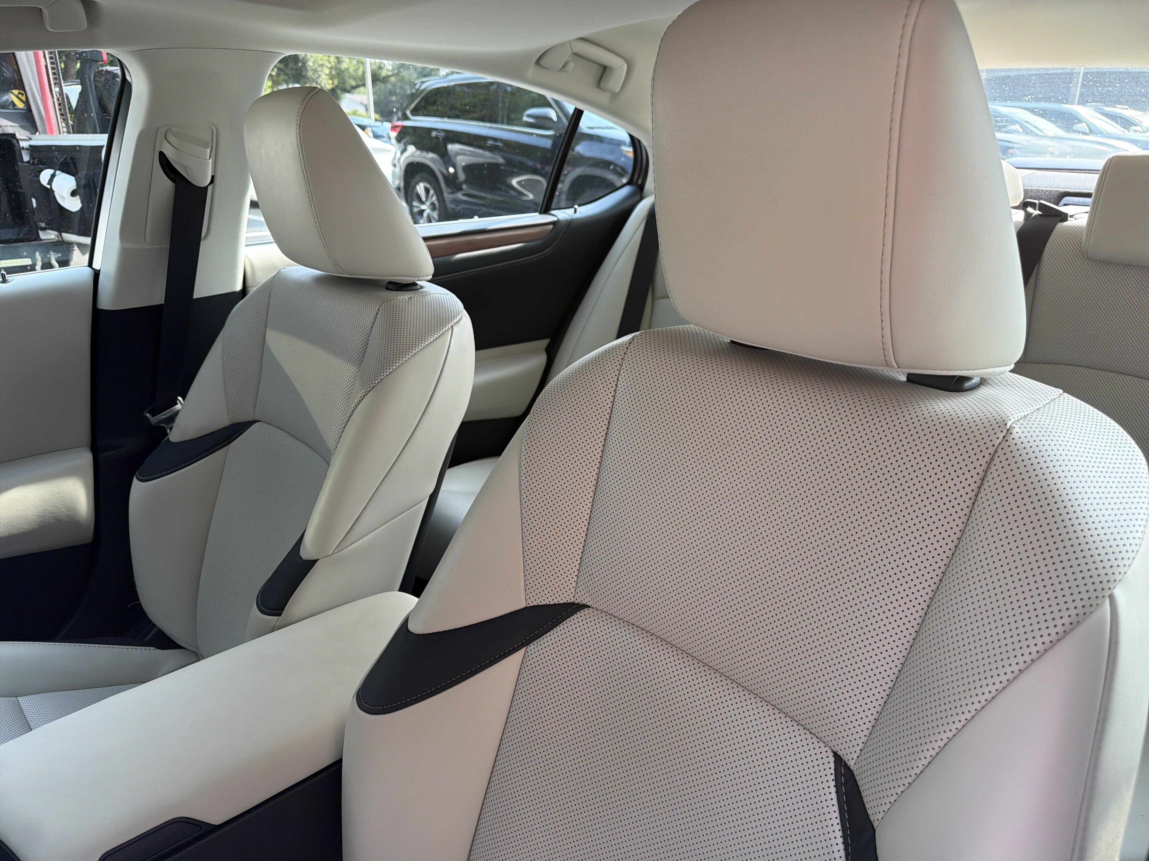 Used 2025 Lexus ES 350 w/ Premium Package FWD image 17