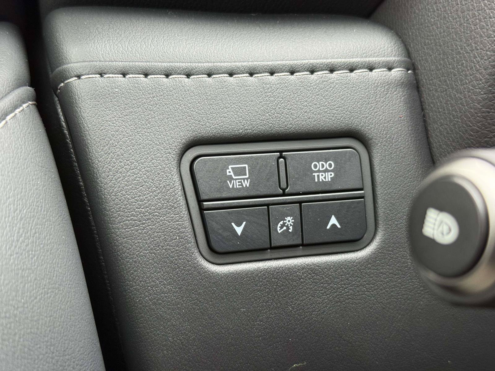 Used 2025 Lexus LX 600 F Sport w/ Accessory Package (Z1) AWD/4WD image 23
