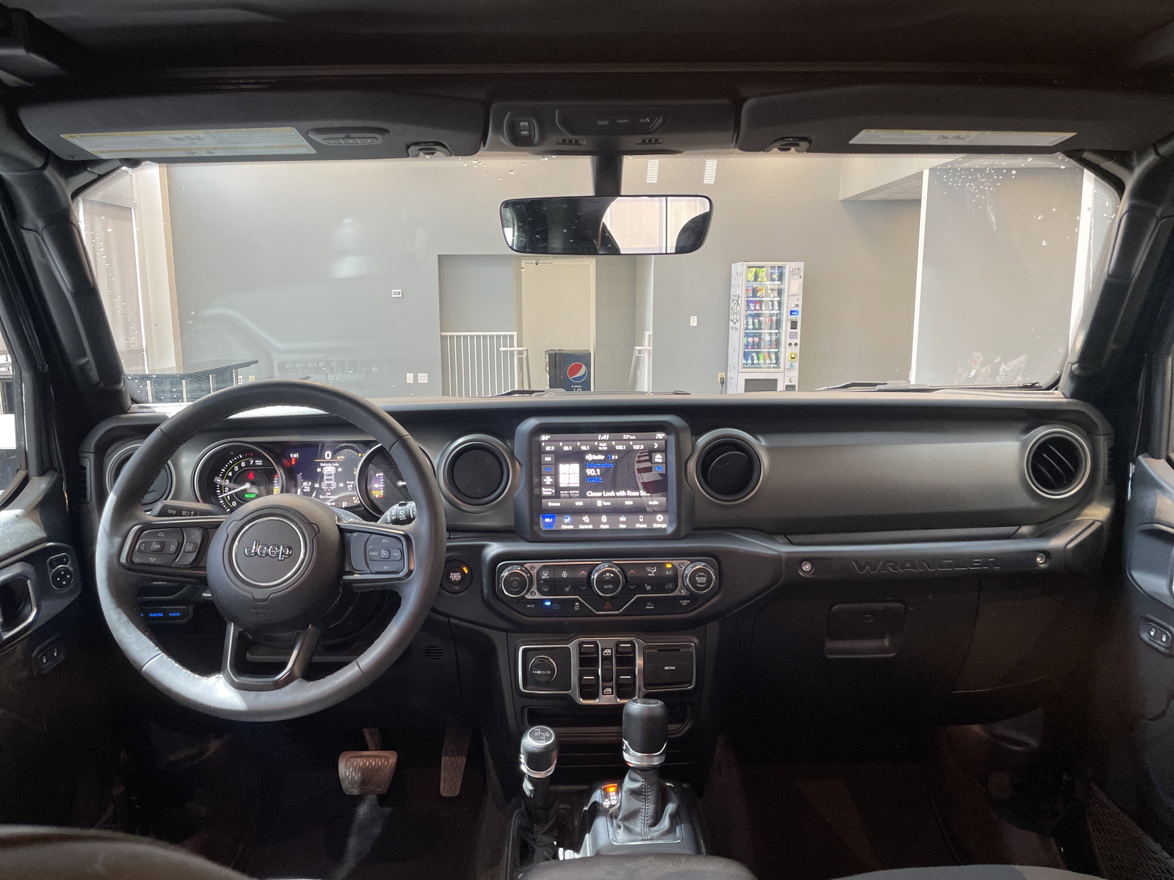 Used 2023 Jeep Wrangler Unlimited w/ Sun & Screen Package image 57