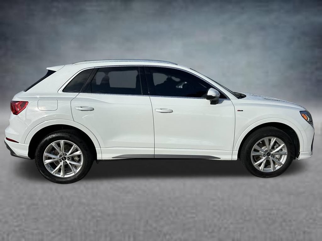 Used 2024 Audi Q3 2.0T Premium w/ Convenience Package AWD/4WD image 7